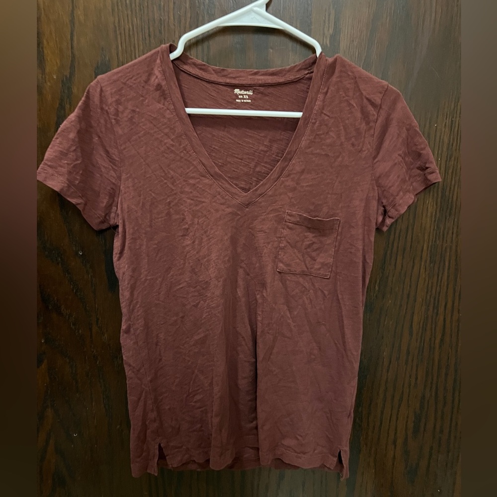 Madewell maroon v neck t shirt